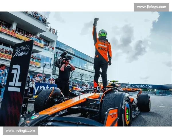 诺里斯一停制胜 迈凯伦包揽冠亚军 匈牙利站斩获队史第 200 胜 诺里斯一停制胜 迈凯伦包揽冠亚军 匈牙利站斩获队史第 200 胜