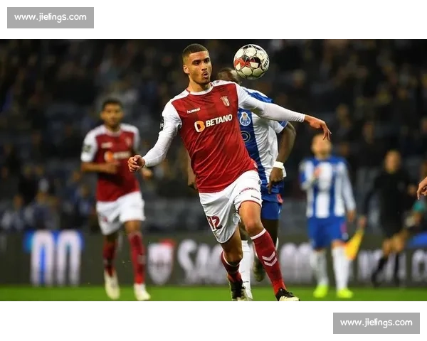 17 岁铁闸引爆欧洲豪门!利物浦、皇马、拜仁争夺乌迪内斯未来之星 17 岁铁闸引爆欧洲豪门!利物浦、皇马、拜仁争夺乌迪内斯未来之星